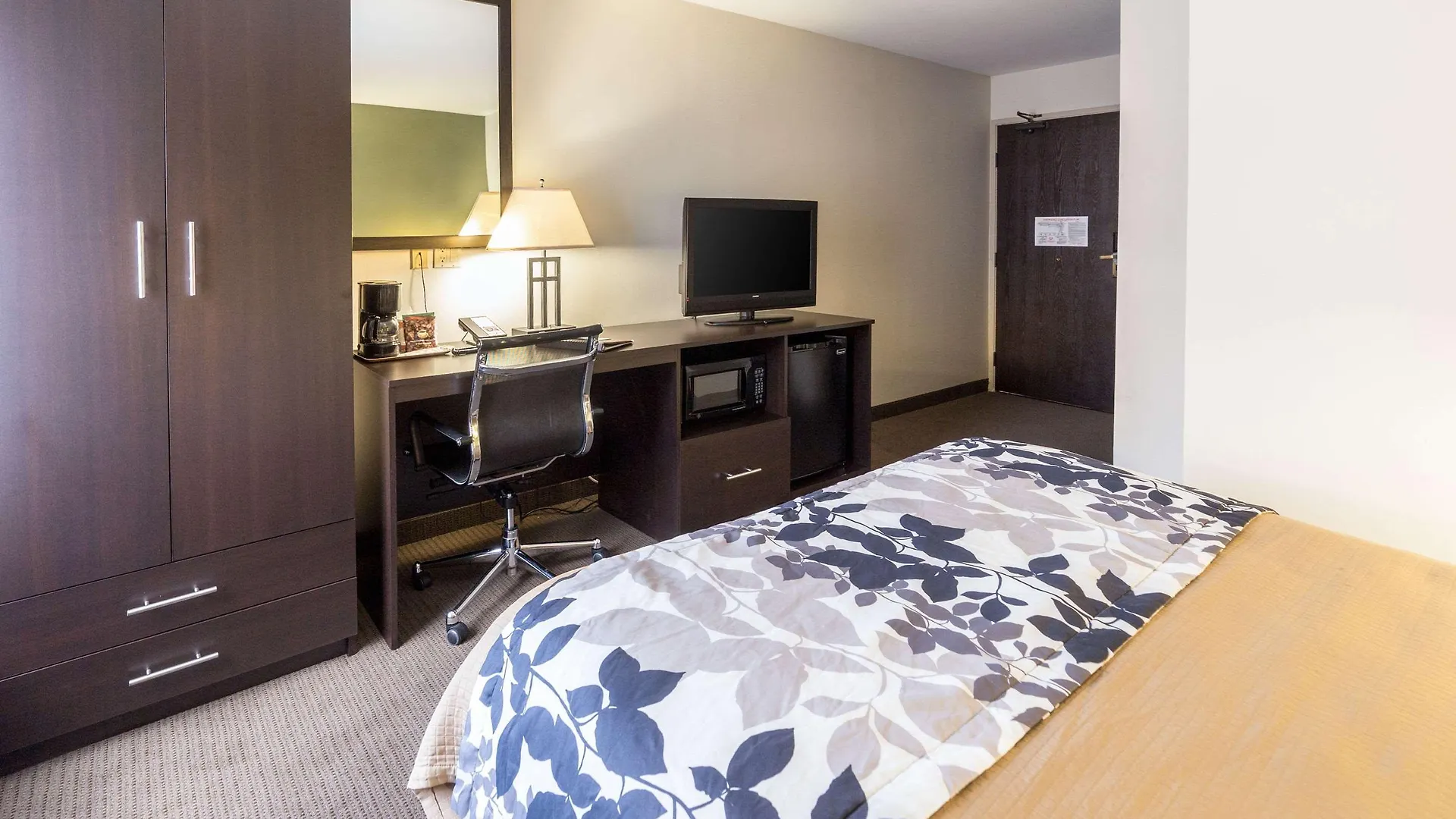 Sleep Inn Airport Phoenix 2*,