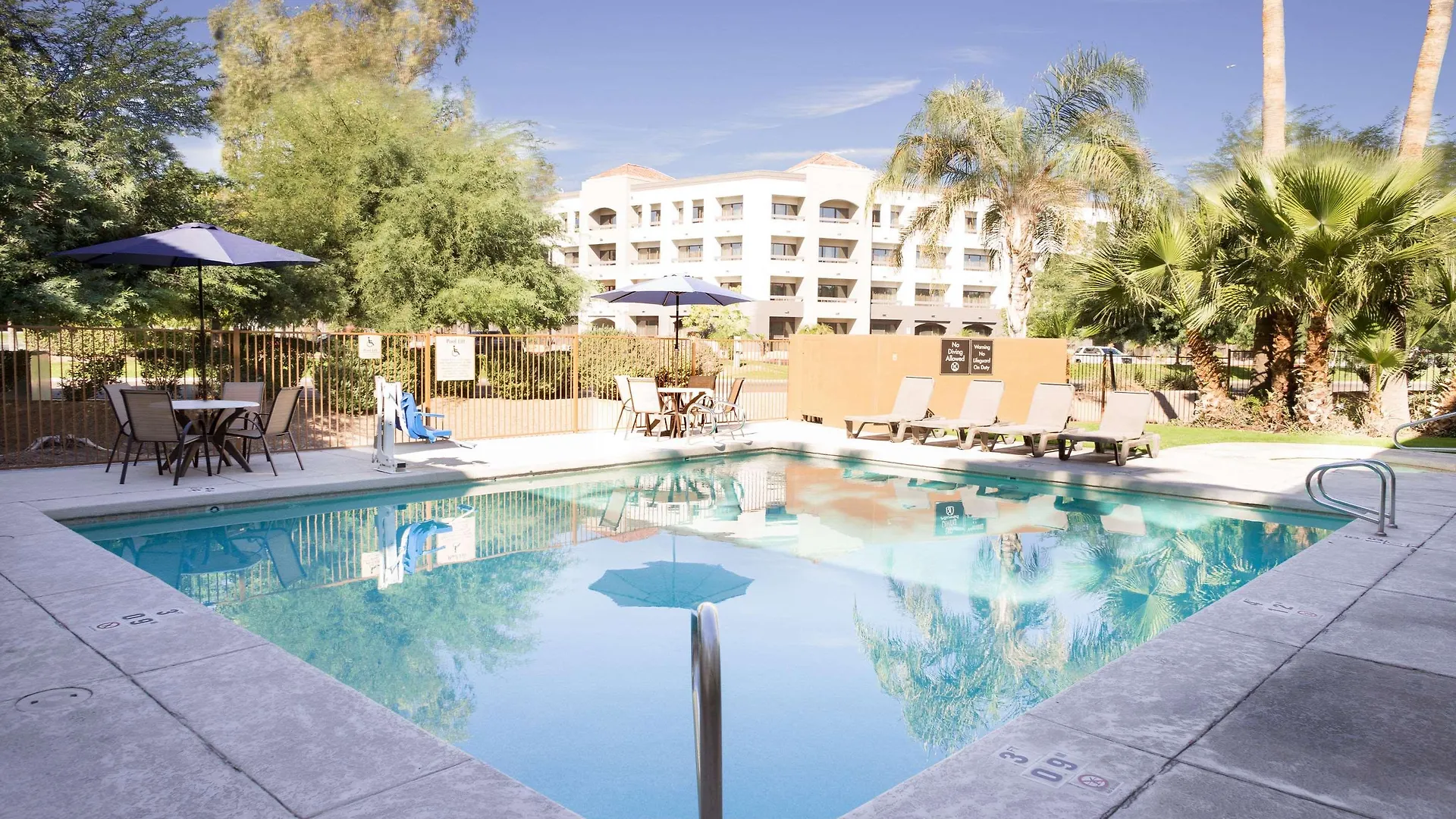 Sleep Inn Airport Phoenix Hotel